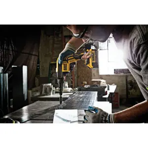 Parafusadeira Com Controle de Torque 1/4" Dewalt S/ Bateria DCF622B