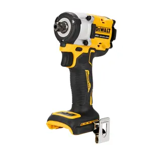 Chave de Impacto 1/2" Dewalt C/ 2 Baterias 20v, Carregador e Bolsa DCF922D2