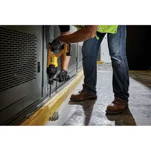 Martelete Perf. e Rompedor SDS-Plus Dewalt 2.6J S/ Bateria DCH133B-B3