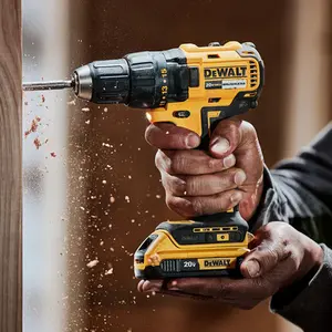 Parafusadeira e Furadeira 1/2" Dewalt C/ 2 Baterias 20v DCD7771D2