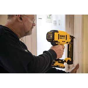 Pinador Brushless Dewalt 20v MAX Sem Baterias DCN680B