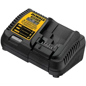 Kit Dewalt, 2 Baterias 20v de 5.0ah, Carregador Bivolt e Bolsa DCB205C2K