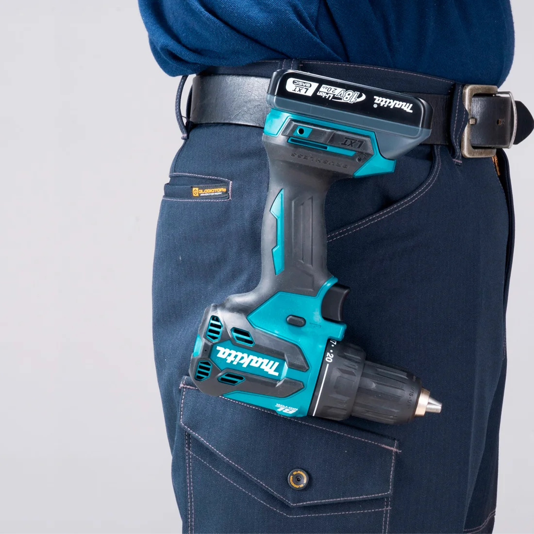 Parafusadeira/Furadeira de Impacto Makita 18V DHP490WVE 2 Baterias